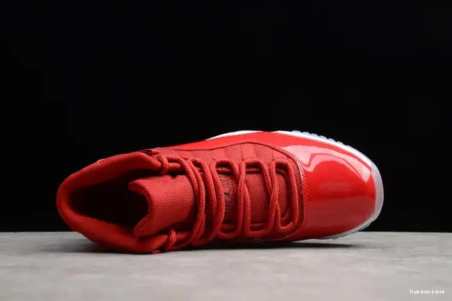 HYPE Air Jordan RetroGym Red 11 378037-623 0520